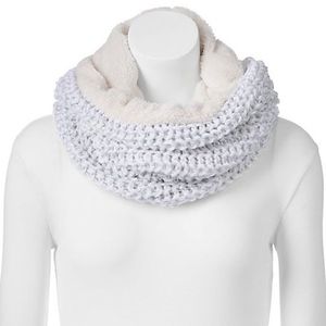 Juicy Couture Cable Knit Cowl Scarf - White/Silver